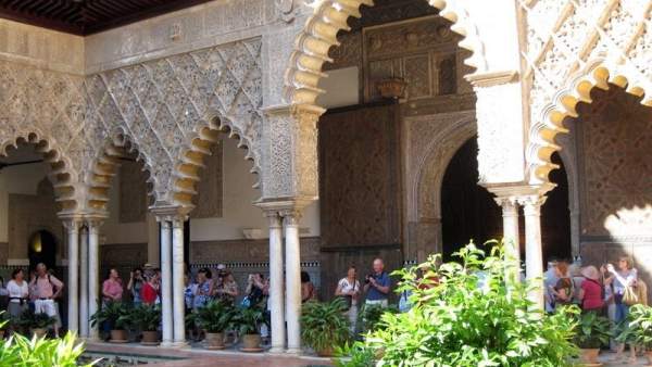 La ciudad de Granada registra el 'lleno técnico' durante diez días y aumenta las pernoctaciones La ciudad de Granada registra el 'lleno técnico' durante diez días y aumenta las pernoctaciones
