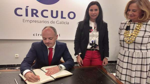 David Regades, ante la posibilidad de una zona franca en A Coruña: 'Por estatutos, la zona franca del Noroeste es Vigo' David Regades, ante la posibilidad de una zona franca en A Coruña: 'Por estatutos, la zona franca del Noroeste es Vigo'