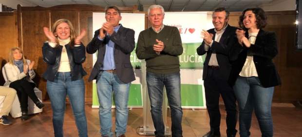 Cádiz.- 26M.- PSOE presenta en Setenil a un equipo renovado de gente joven para 'recuperar el espacio político perdido'