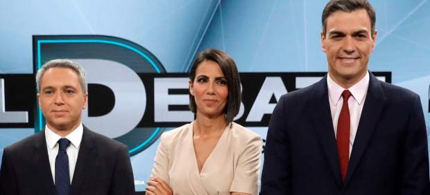 Sánchez, junto a Pastor y Vallés.