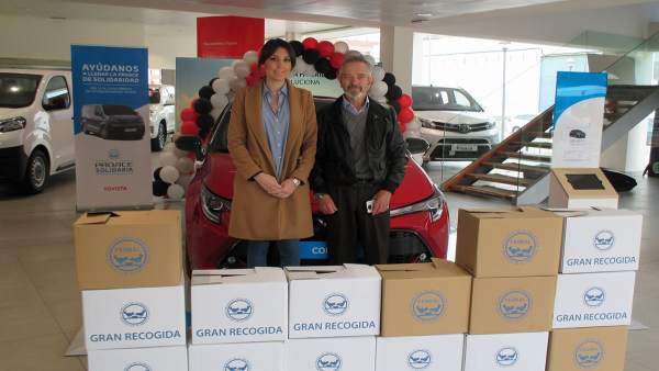 El concesionario oficial Toyota en Logroño y Calahorra, Japoauto, entrega al Banco de Alimentos 155 kilos El concesionario oficial Toyota en Logroño y Calahorra, Japoauto, entrega al Banco de Alimentos 155 kilos
