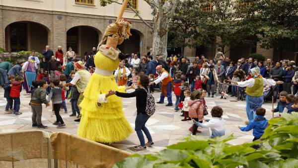 Más de 10.000 personas disfrutaron de la festividad de San Jorge en el Edificio Pignatelli Más de 10.000 personas disfrutaron de la festividad de San Jorge en el Edificio Pignatelli