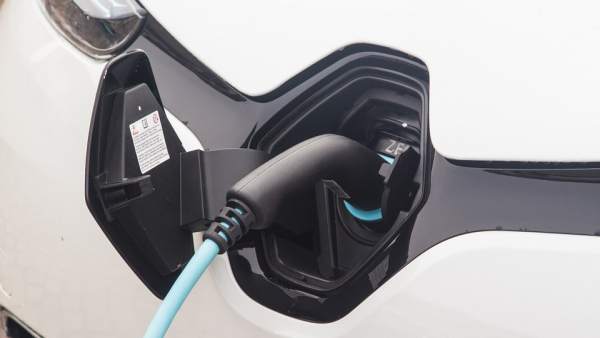 Coches híbridos, eléctricos, de gas y de hidrógeno: las siete ventajas de los vehículos ecológicos Coches híbridos, eléctricos, de gas y de hidrógeno: las siete ventajas de los vehículos ecológicos