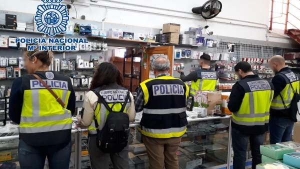Alicante.- Sucesos.- Detenidos los seis presuntos cabecillas de un grupo que falsificó productos por valor de 6 millones Alicante.- Sucesos.- Detenidos los seis presuntos cabecillas de un grupo que falsificó productos por valor de 6 millones