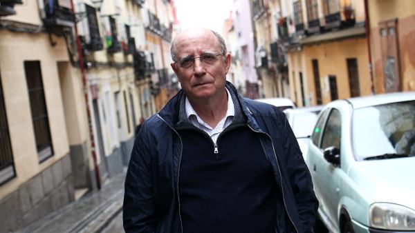 Una imagen de Ángel Hernández Una imagen de Ángel Hernández