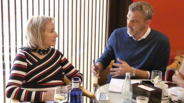 Reunión de Óscar Urraluru (Podemos) con la Asociación en defensa del Faro de Cabo de Palos Reunión de Óscar Urraluru (Podemos) con la Asociación en defensa del Faro de Cabo de Palos