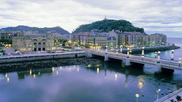 Ayuntamiento de San Sebastián pone en marcha un proyecto piloto para fomentar el uso del euskara en la hostelería Ayuntamiento de San Sebastián pone en marcha un proyecto piloto para fomentar el uso del euskara en la hostelería