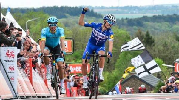 Ciclismo.- El francés Julian Alaphilippe vuelve a dominar la Flecha Valona Ciclismo.- El francés Julian Alaphilippe vuelve a dominar la Flecha Valona