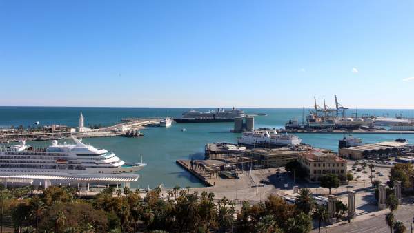 Presentan más de un millar de alegaciones contra el hotel de 135 metros previsto en el puerto de Málaga Presentan más de un millar de alegaciones contra el hotel de 135 metros previsto en el puerto de Málaga