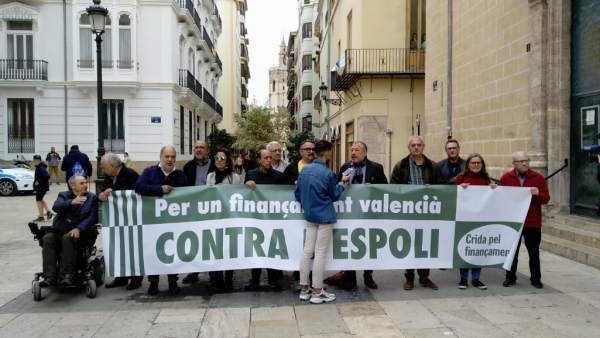 28A.- Crida Pel Finançament Urge Al Próximo Consell A Pactar Movilizaciones Populares Y Dejar De Negociar En 'Pasillos' 28A.- Crida Pel Finançament Urge Al Próximo Consell A Pactar Movilizaciones Populares Y Dejar De Negociar En 'Pasillos'