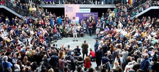 El secretario general de Podemos, Pablo Iglesias, durante el acto electoral celebrado hoy en Vigo.