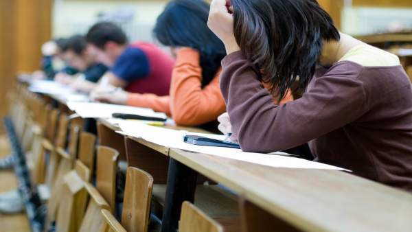 Granada.- Educación.- Más de 400 inscritos en Granada para las pruebas del título de Bachiller Granada.- Educación.- Más de 400 inscritos en Granada para las pruebas del título de Bachiller