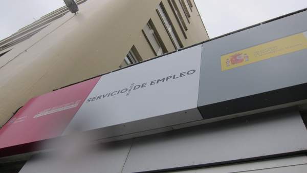 El paro se dispara un 27,4% en Cantabria en el primer trimestre El paro se dispara un 27,4% en Cantabria en el primer trimestre