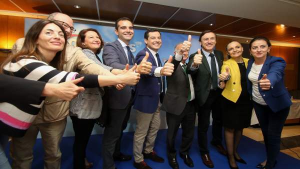 El presidente del PP-A, Juanma Moreno, participa en un desayuno con mayores en Almería El presidente del PP-A, Juanma Moreno, participa en un desayuno con mayores en Almería