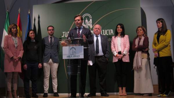 Córdoba.- Turismo.- La Junta dice que la alcaldesa y el edil de Urbanismo 'se pelean' en algo que no tienen competencias Córdoba.- Turismo.- La Junta dice que la alcaldesa y el edil de Urbanismo 'se pelean' en algo que no tienen competencias