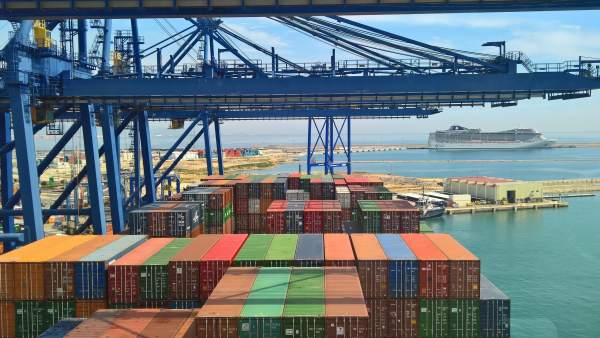 Valencia.- Podem pide parar la ampliación norte del puerto porque 'implica derribar un dique' pagado con fondos europeos Valencia.- Podem pide parar la ampliación norte del puerto porque 'implica derribar un dique' pagado con fondos europeos
