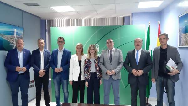 Cádiz.- Junta firma con cinco ayuntamientos los convenios del programa de tratamiento a familias con menores en riesgo Cádiz.- Junta firma con cinco ayuntamientos los convenios del programa de tratamiento a familias con menores en riesgo