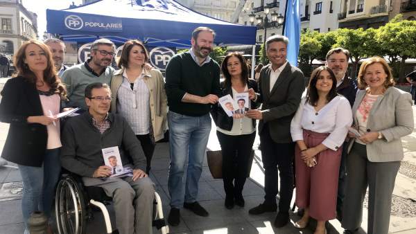 Córdoba.- 28A.- Molina (PP) pide 'no dividir el voto' para que Sánchez 'abandone la Moncloa' Córdoba.- 28A.- Molina (PP) pide 'no dividir el voto' para que Sánchez 'abandone la Moncloa'