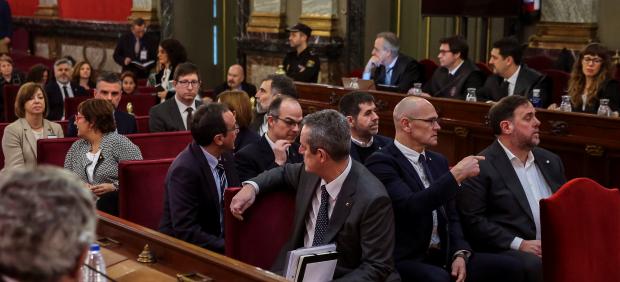 El Constitucional rechaza excarcelar a Turull, Rull y Sànchez y no revisará intentos de recusar.