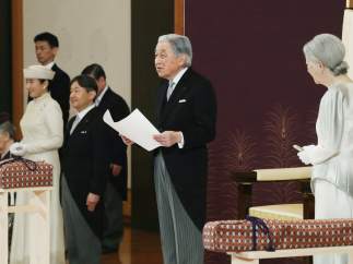 El emperador Akihito de Japón participa en la ceremonia de su abdicación.