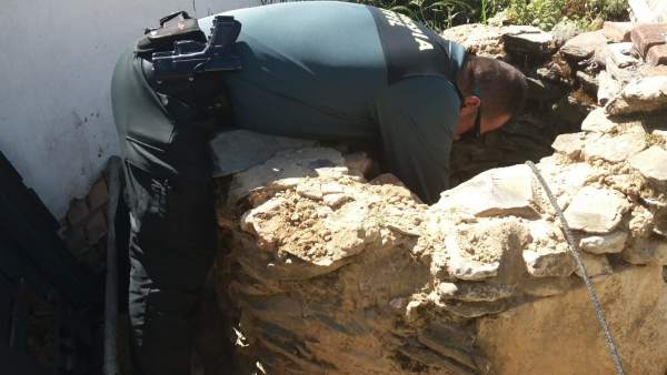 Sucesos.- Rescatado del pozo de su vivienda donde entró para darse un