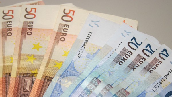 Billetes de euro, dinero, PIB Billetes de euro, dinero, PIB