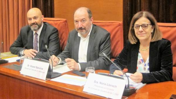 Saül Gordillo, Vicent Sanchís y Núria Llorach, en una comisión de control de la CCMA en el Parlament. Saül Gordillo, Vicent Sanchís y Núria Llorach, en una comisión de control de la CCMA en el Parlament.