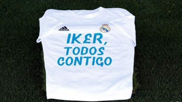 Camiseta en honor a Iker Casillas Camiseta en honor a Iker Casillas