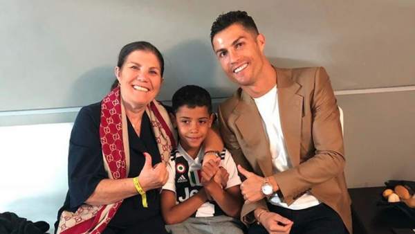 Dolores Aveiro con Cristiano Ronaldo y su nieto Dolores Aveiro con Cristiano Ronaldo y su nieto