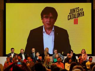 Carles Puigdemont participa por videoconferencia en un acto de Junts Per Catalunya.