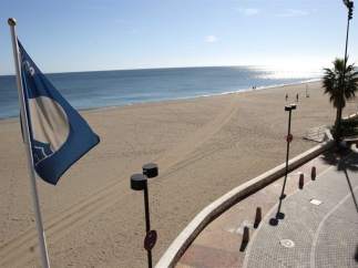 Bandera Azul en una playa.