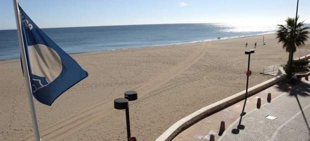 Bandera Azul en una playa.