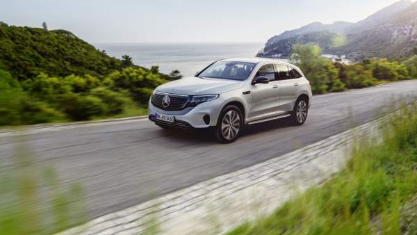 408 caballos y 100% eléctrico: el nuevo Mercedes EQC llegará este verano 408 caballos y 100% eléctrico: el nuevo Mercedes EQC llegará este verano
