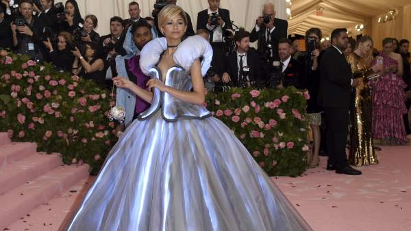 Zendaya como Cenicienta Zendaya como Cenicienta