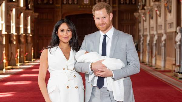 Los duques de Sussex presentan a su primogénito Los duques de Sussex presentan a su primogénito