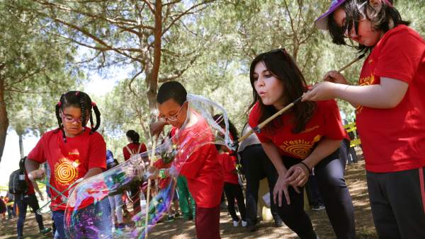 Fundesplai becará colonias a 5.500 niños vulnerables este verano, un 3,6% más. Fundesplai becará colonias a 5.500 niños vulnerables este verano, un 3,6% más.