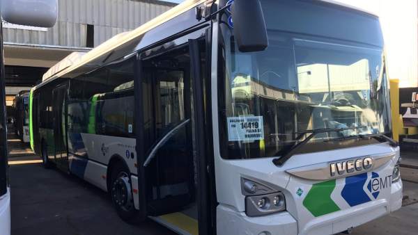 El segundo de los 100 nuevos autobuses de la EMT procedentes de Lyon llega a Alcúdia El segundo de los 100 nuevos autobuses de la EMT procedentes de Lyon llega a Alcúdia