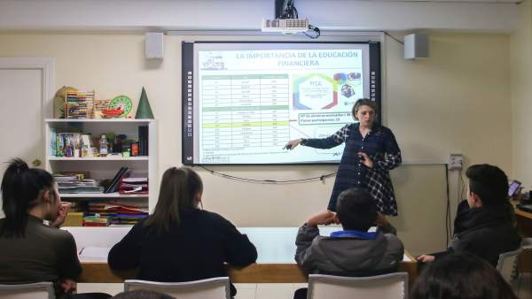 Málaga.- Unicaja.- Menores en riesgo de exclusión social reciben educación financiera del proyecto Edufinet y Altamar Málaga.- Unicaja.- Menores en riesgo de exclusión social reciben educación financiera del proyecto Edufinet y Altamar
