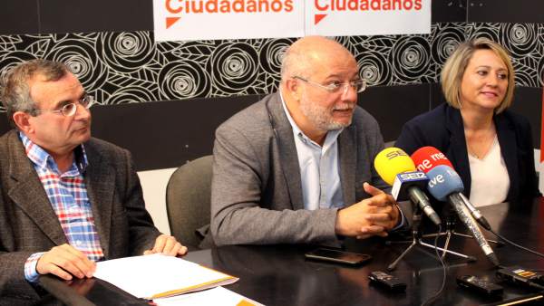 Francisco Igea arranca en Soria una campaña marcada por el 'objetivo del cambio' en Castilla y León Francisco Igea arranca en Soria una campaña marcada por el 'objetivo del cambio' en Castilla y León