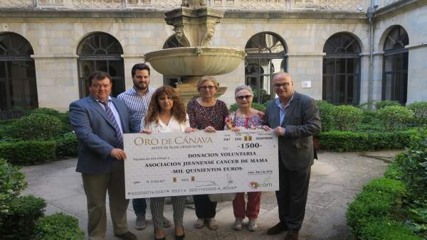Jaén.-MásJaén.-Oro de Cánava entrega 3.000 euros a dos asociaciones contra el cáncer con recaudación solidaria de aceite Jaén.-MásJaén.-Oro de Cánava entrega 3.000 euros a dos asociaciones contra el cáncer con recaudación solidaria de aceite