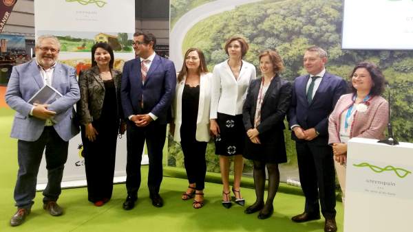 Cantabria celebra con sus socios el 30 aniversario de la marca 'España Verde' en el marco de Expovacaciones Cantabria celebra con sus socios el 30 aniversario de la marca 'España Verde' en el marco de Expovacaciones