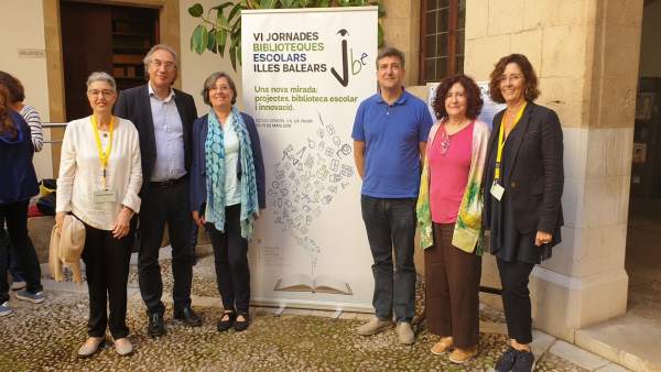 Unos 175 docentes asisten a las IV Jornadas de Bibliotecas Escolares Unos 175 docentes asisten a las IV Jornadas de Bibliotecas Escolares