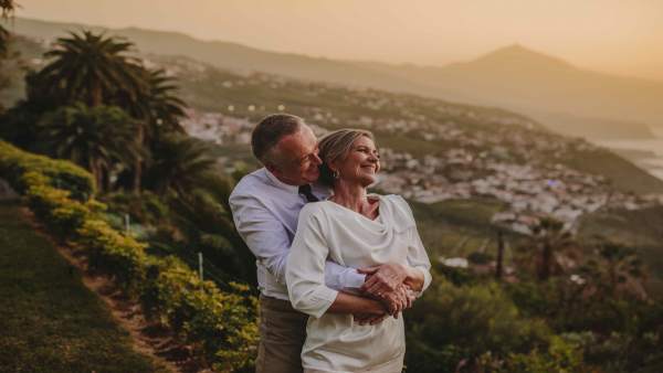 Pareja de mayores en Canarias Pareja de mayores en Canarias