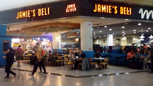 Málaga.- Turismo.- El aeropuerto de Málaga inaugura el nuevo restaurante del chef británico Jamie Oliver Málaga.- Turismo.- El aeropuerto de Málaga inaugura el nuevo restaurante del chef británico Jamie Oliver