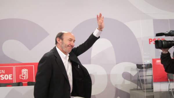 Rubalcaba En La Clausura Del Congreso Del PSOE En Navarra Rubalcaba En La Clausura Del Congreso Del PSOE En Navarra