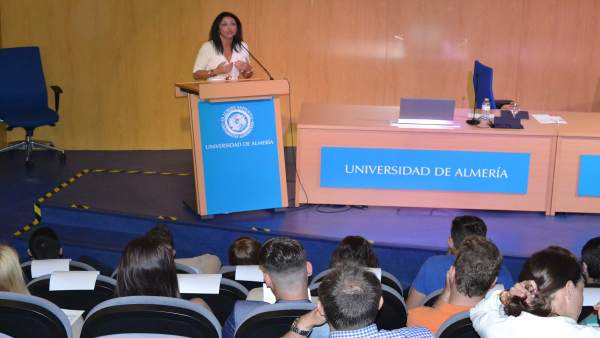 Almería.-La presidenta del Parlamento imparte una conferencia sobre liderazgo político en el siglo XXI en la UAL Almería.-La presidenta del Parlamento imparte una conferencia sobre liderazgo político en el siglo XXI en la UAL