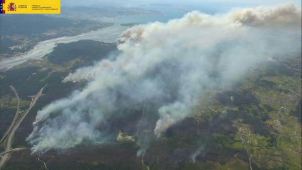 Incendios.- El Gobierno envía ocho medios aéreos y una BRIF para combatir las llamas en Dodro (La Coruña) Incendios.- El Gobierno envía ocho medios aéreos y una BRIF para combatir las llamas en Dodro (La Coruña)