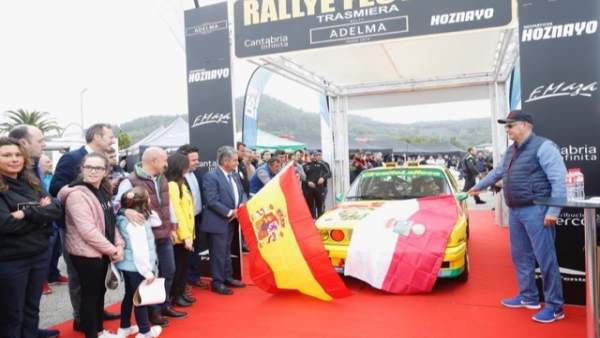 Banderazo de salida al Rallye Festival Trasmiera Banderazo de salida al Rallye Festival Trasmiera