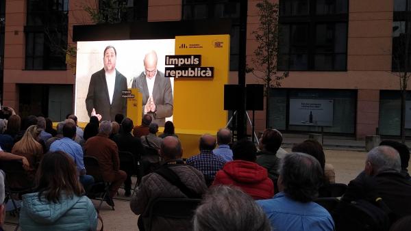 Junqueras y Romeva piden apoyo a ERC en un vídeo: 'Que no nos falte ningún voto'. Junqueras y Romeva piden apoyo a ERC en un vídeo: 'Que no nos falte ningún voto'.