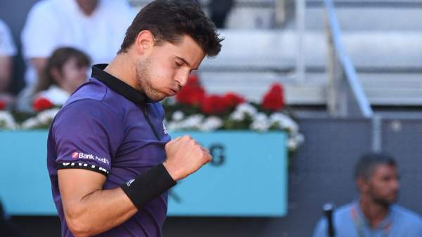 AMP.- Tenis/Madrid.- Thiem remonta a Federer y se cita en semifinales de Madrid con Djokovic AMP.- Tenis/Madrid.- Thiem remonta a Federer y se cita en semifinales de Madrid con Djokovic